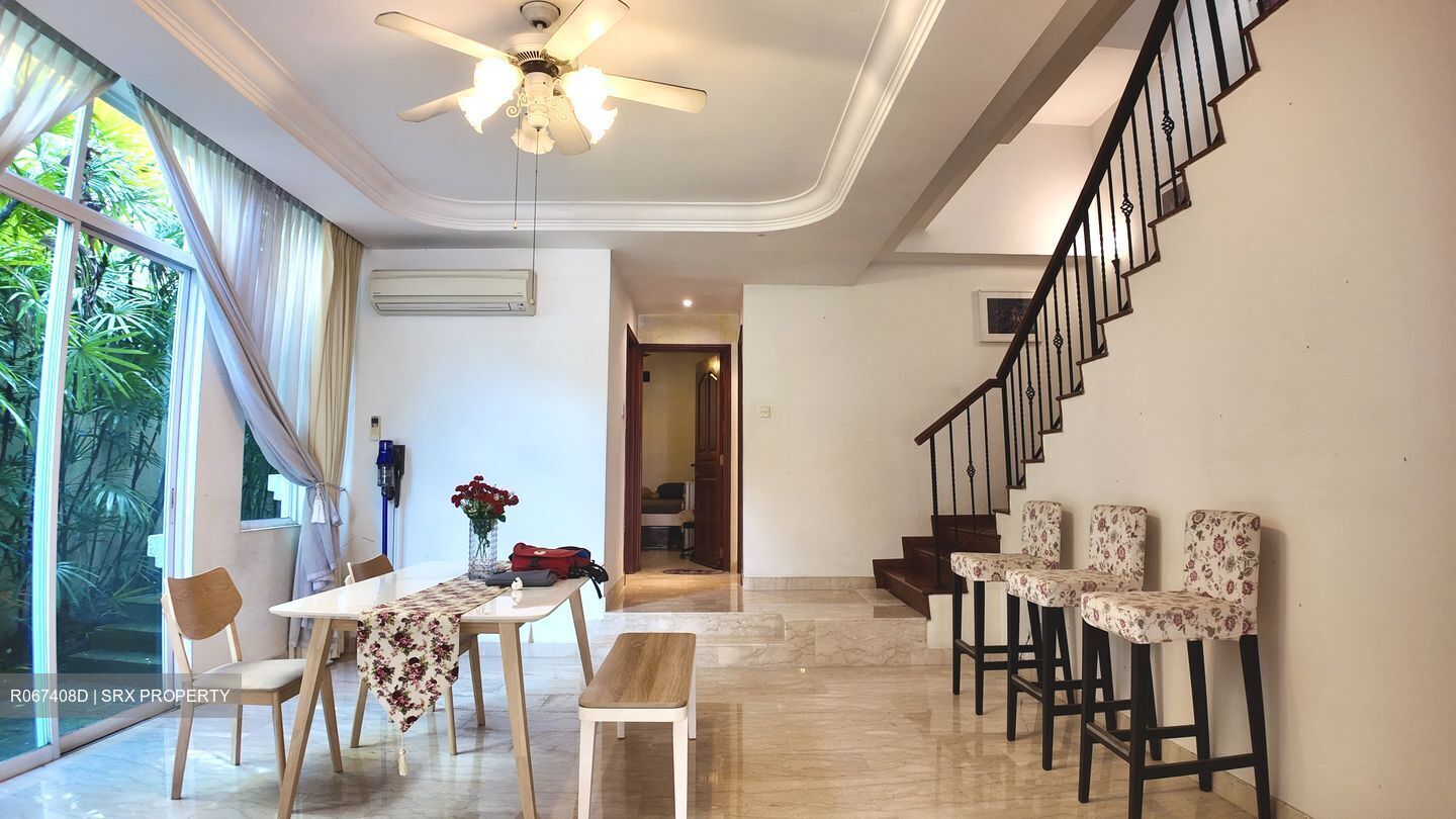Pinewood Grove (D25), Terrace #524857521